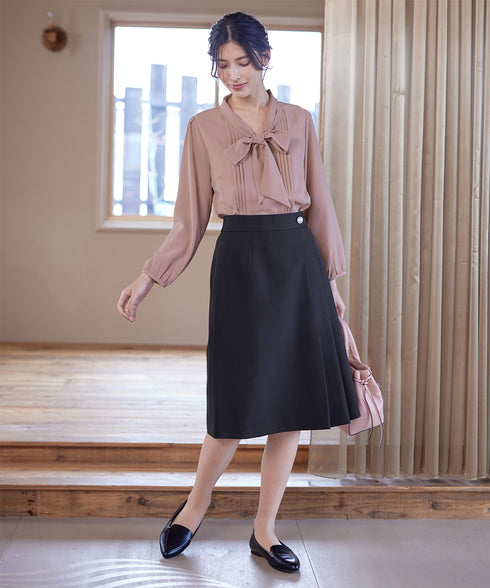 リボンタイブラウス