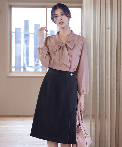 リボンタイブラウス