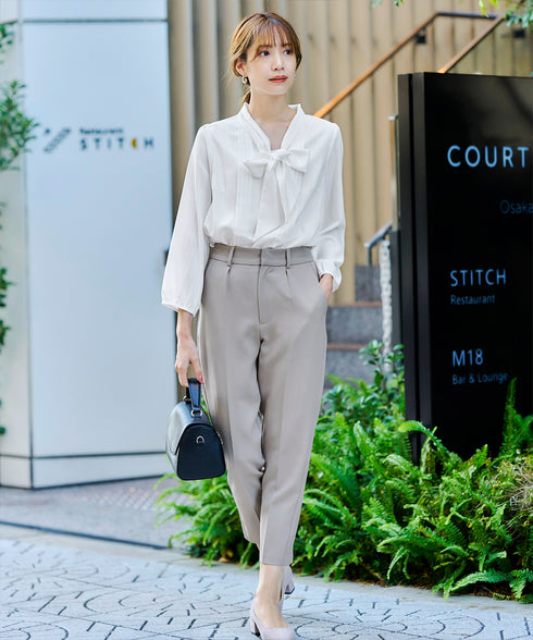 リボンタイブラウス