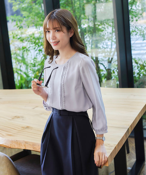 ピンタックレースブラウス