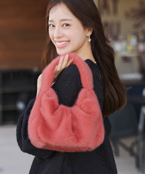 【安田美沙子さん着用】フェイクファーバック