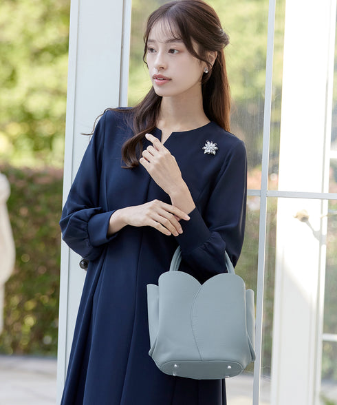 【おのののかさん着用 / ポーチ・ショルダー紐付き】フラワーカットフェイクレザーバッグ