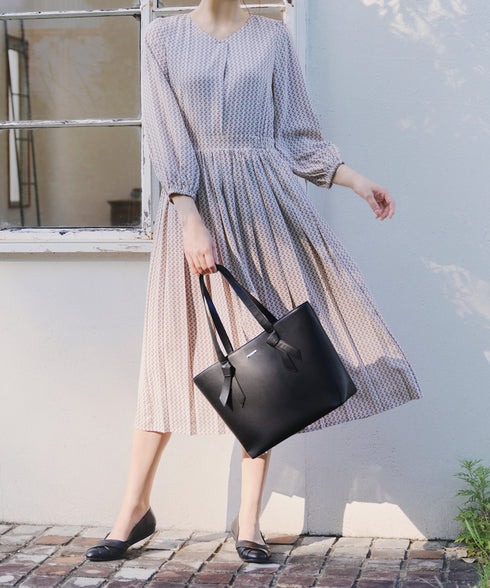 【安田美沙子さん着用 / アウトレット】リボンデザイン通勤バッグ