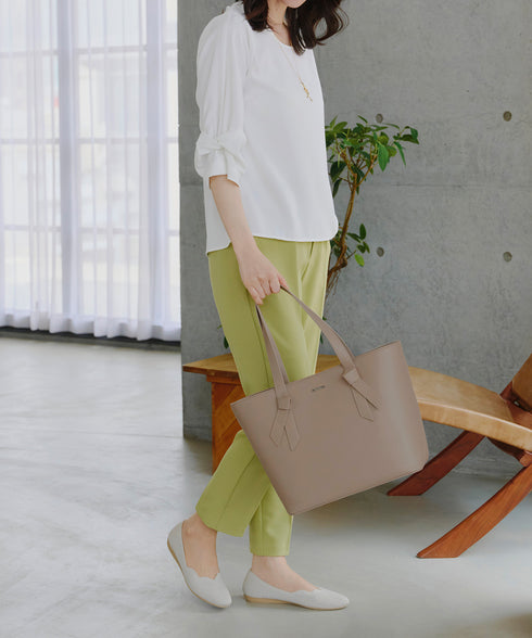 【安田美沙子さん着用 / アウトレット】リボンデザイン通勤バッグ