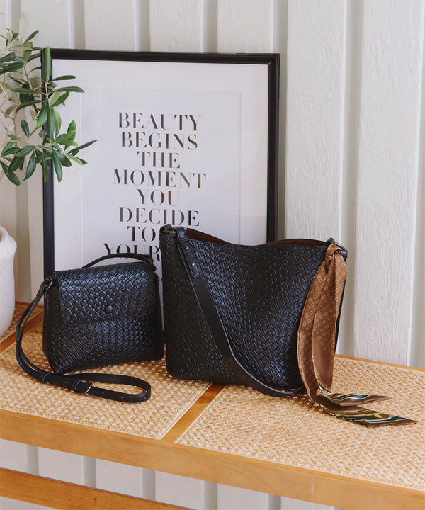 【安田美沙子さん着用 / 2点セット】編み込み風ショルダーバッグ+ショルダーポーチ付き