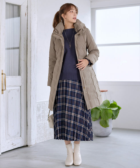 ミドル丈ダウンコート