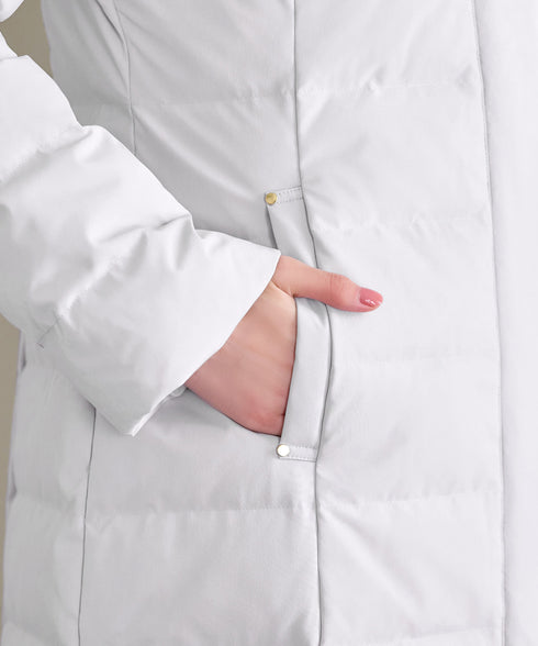 ミドル丈ダウンコート