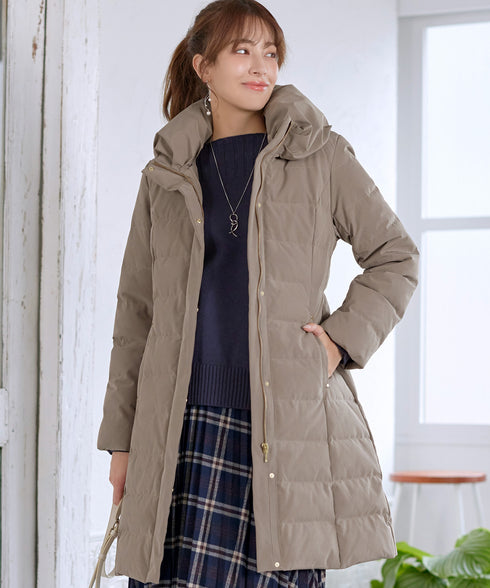 ミドル丈ダウンコート