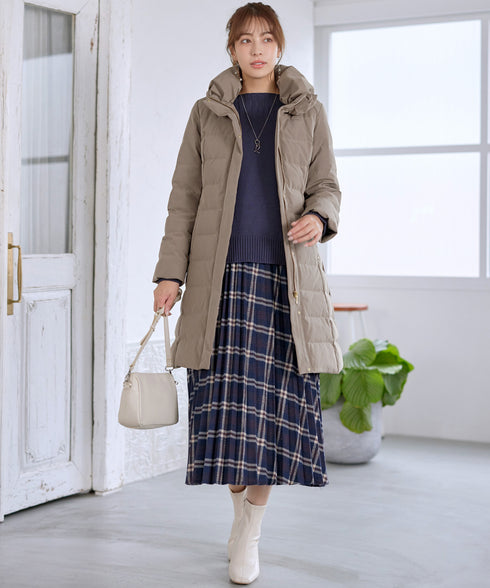 ミドル丈ダウンコート