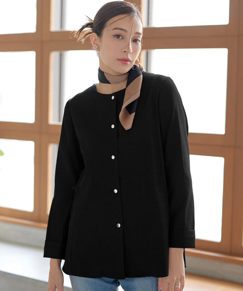 ノーカラー後ろタックフレアコート