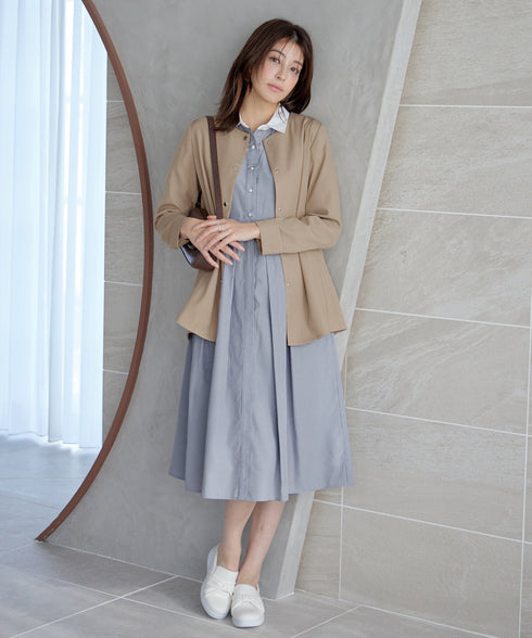 ノーカラー後ろタックフレアコート