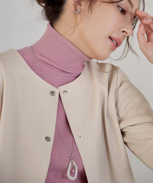 ノーカラー後ろタックフレアコート