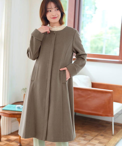 ノーカラーバックリボンウールロングコート