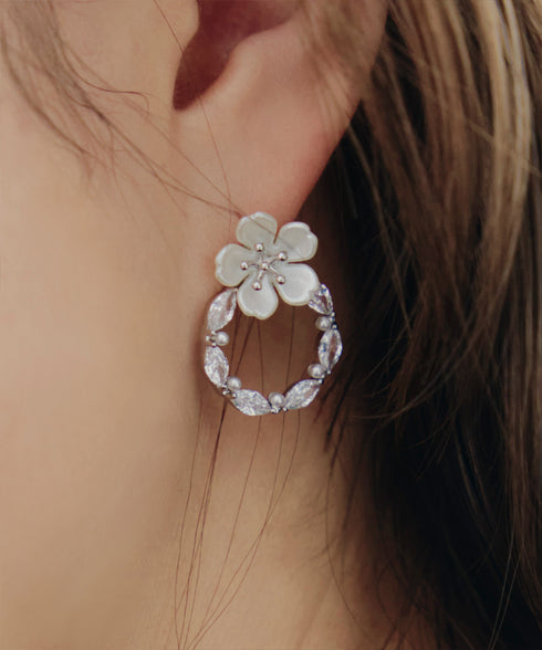 【金属アレルギー対応】 【選べる2TYPE】フラワーピアス