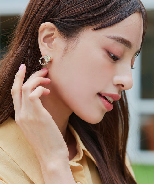 【金属アレルギー対応】 【選べる2TYPE】フラワーピアス