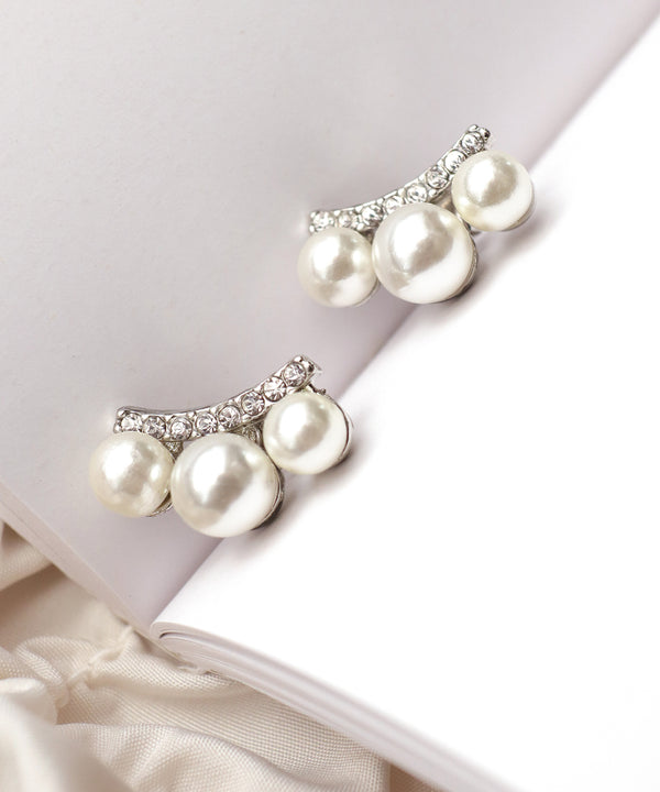 【金属アレルギー対応】 3粒パールピアス