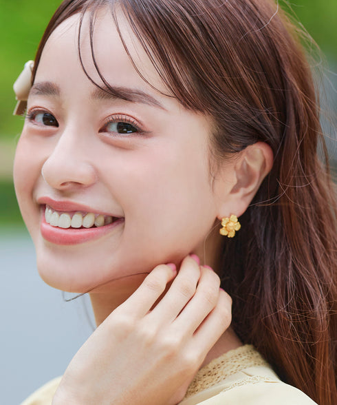 カラーフラワーピアス