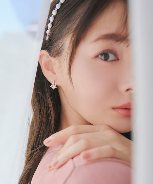 【安田美沙子さん着用 / 金属アレルギー対応】スノーフレークピアス/イヤリング