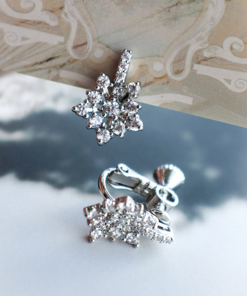 【安田美沙子さん着用 / 金属アレルギー対応】スノーフレークピアス/イヤリング