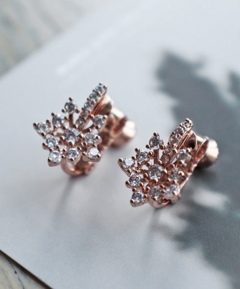 【安田美沙子さん着用 / 金属アレルギー対応】スノーフレークピアス/イヤリング