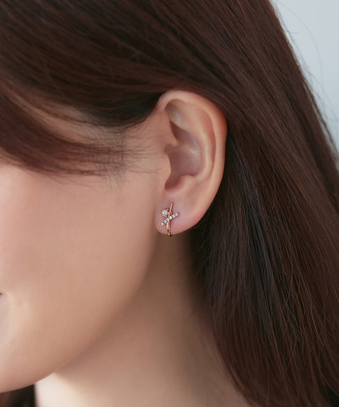 【安田美沙子さん着用 / 金属アレルギー対応】パール付きクロスピアス/イヤリング