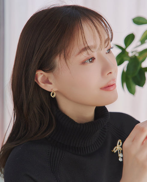 【安田美沙子さん着用 / 金属アレルギー対応】 キュービックレイヤードフープピアス