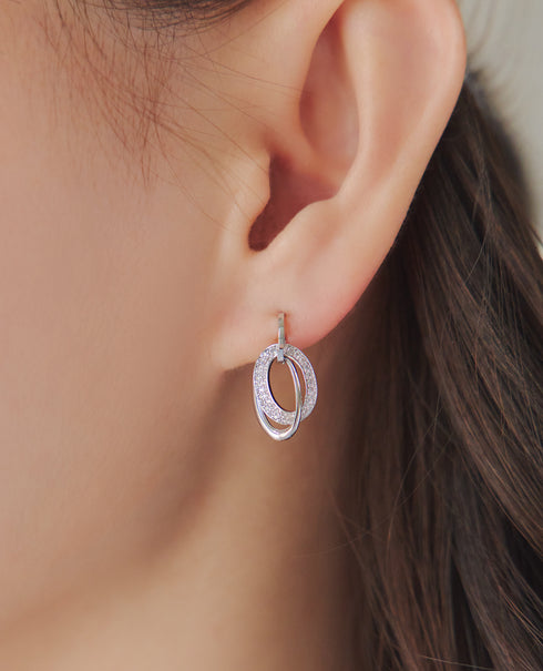 【安田美沙子さん着用 / 金属アレルギー対応】 キュービックレイヤードフープピアス