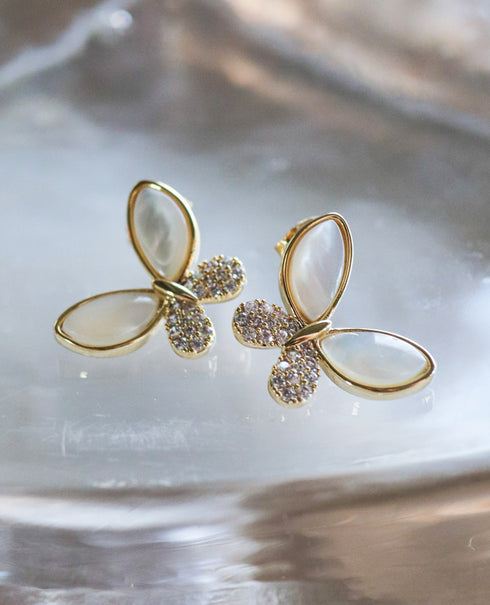 【金属アレルギー対応】バタフライモチーフピアス