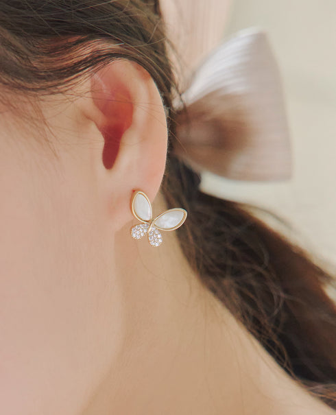 【金属アレルギー対応】バタフライモチーフピアス