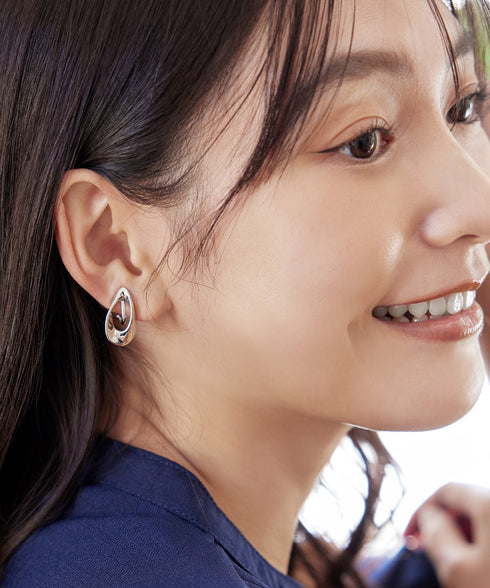 【安田美沙子さん着用 / 金属アレルギー対応】ツイストドロップイヤリング