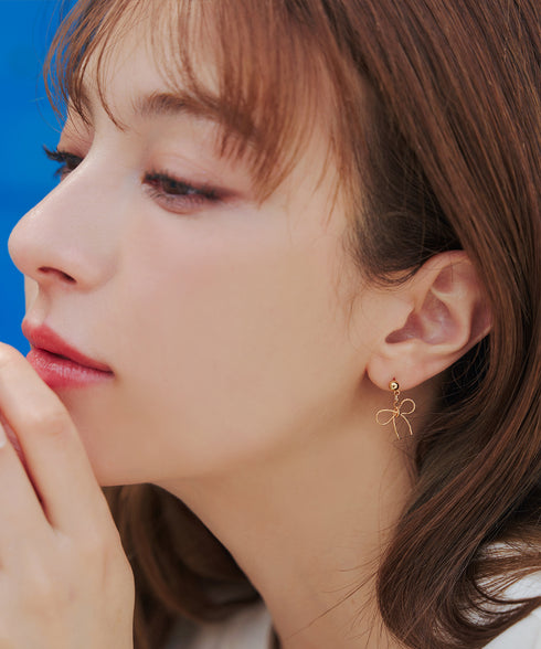【安田美沙子さん着用 / 金属アレルギー対応/選べる2TYPE】チェーンリボン イヤリング・ピアス