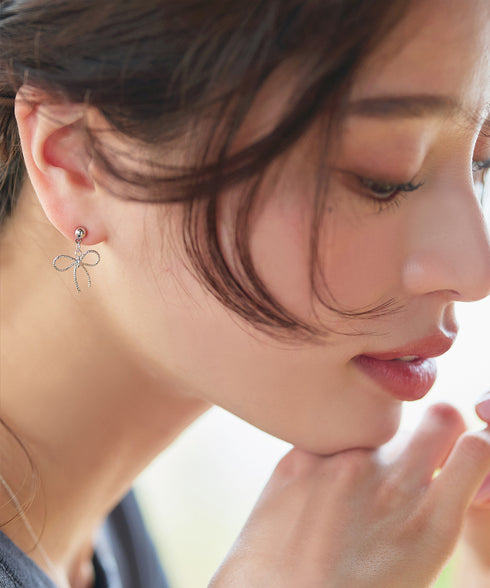 【安田美沙子さん着用 / 金属アレルギー対応/選べる2TYPE】チェーンリボン イヤリング・ピアス