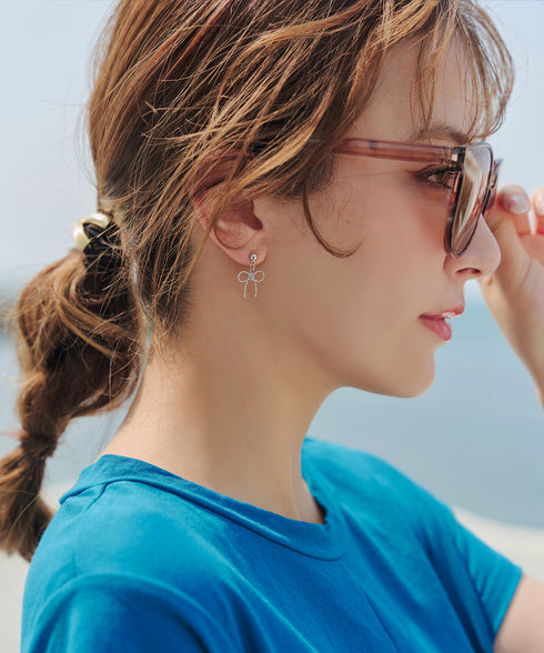 【安田美沙子さん着用 / 金属アレルギー対応/選べる2TYPE】チェーンリボン イヤリング・ピアス