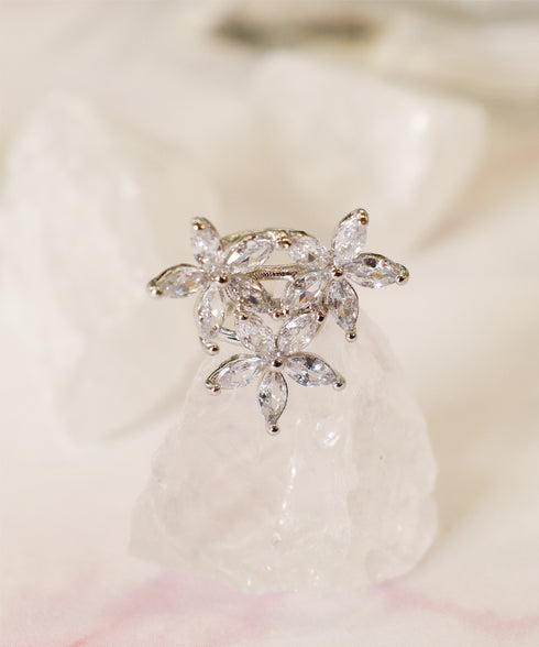 3片花イヤーカフ