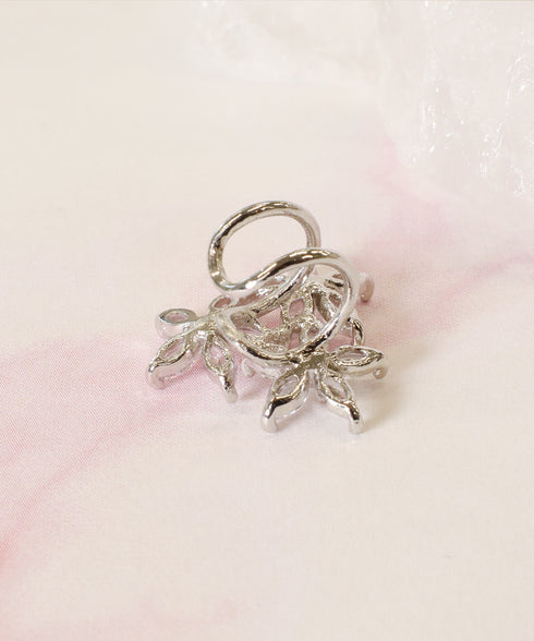 3片花イヤーカフ