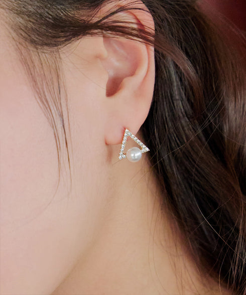 【金属アレルギー対応】トライアングルパールピアス