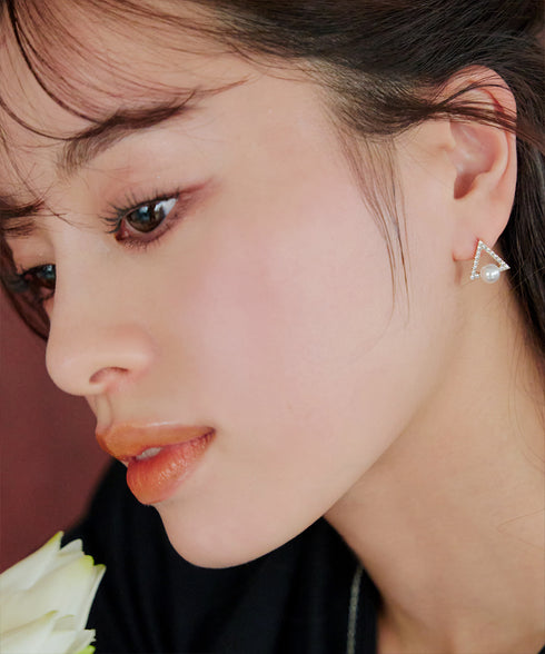 【金属アレルギー対応】トライアングルパールピアス