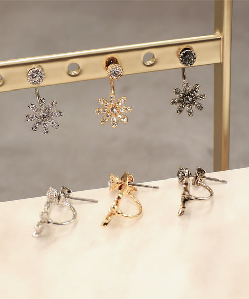 【金属アレルギー対応】フラワーキャッチピアス