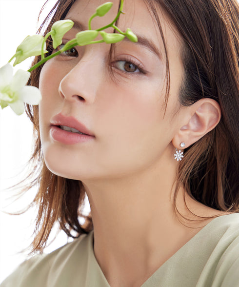 【金属アレルギー対応】フラワーキャッチピアス