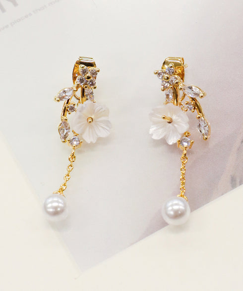 【金属アレルギー対応】 シアーフラワードロップピアス