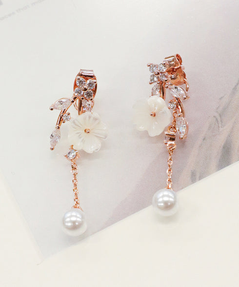 【金属アレルギー対応】 シアーフラワードロップピアス