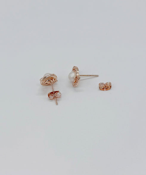 【金属アレルギー対応商品】淡水パールスワールピアス