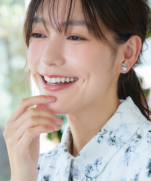 【2TYPE・金属アレルギー対応商品】リボン+リッチストーンピアス・イヤリング