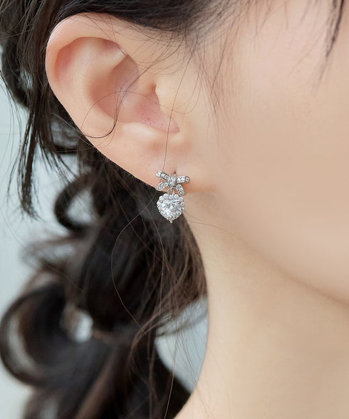 【2TYPE・金属アレルギー対応商品】リボン+リッチストーンピアス・イヤリング