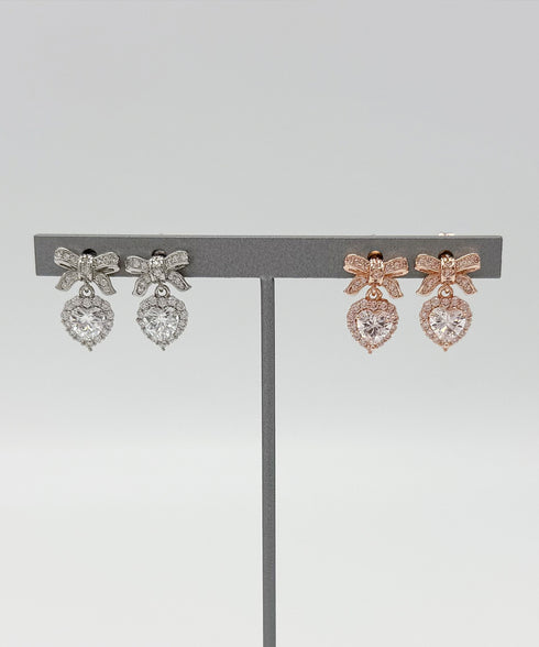 【2TYPE・金属アレルギー対応商品】リボン+リッチストーンピアス・イヤリング