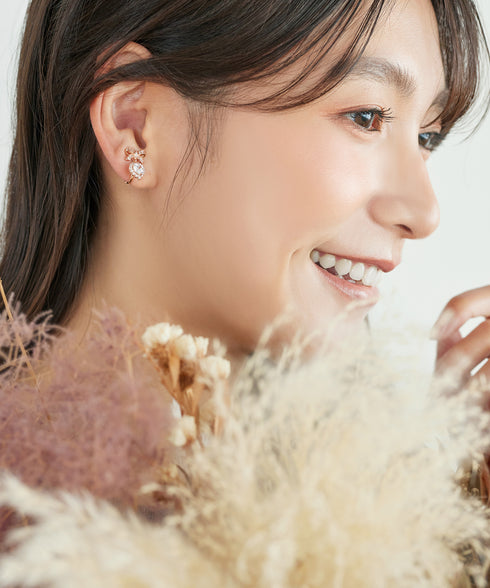 【2TYPE・金属アレルギー対応商品】リボン+リッチストーンピアス・イヤリング