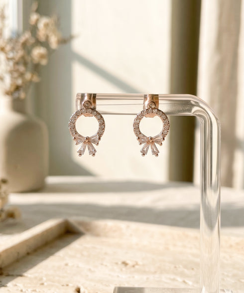 【金属アレルギー対応商品】フロントサークルリボンピアス
