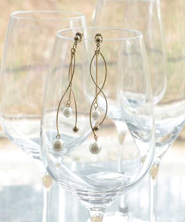 【安田美沙子さん着用】ウェーブパールピアス