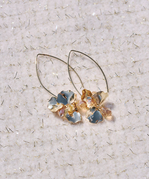 花弁ロングピアス