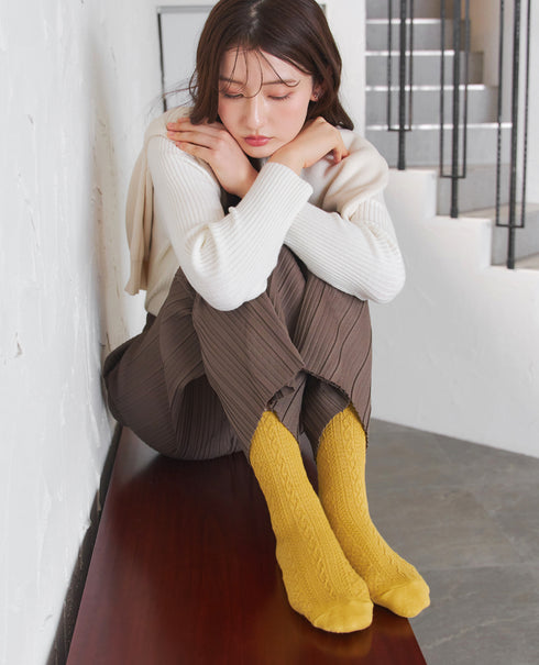 【安田美沙子さん着用】ケーブル柄編みソックス